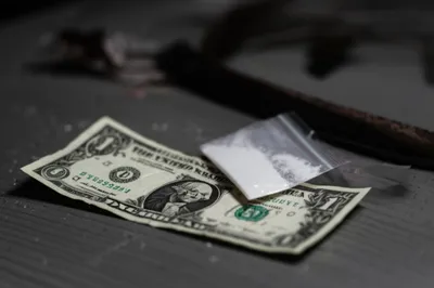 Illustration h - Image 1