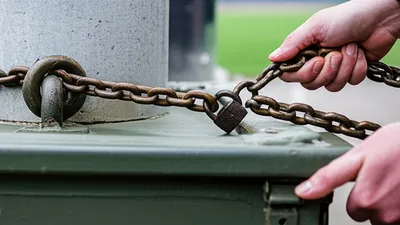 Illustration chain - Image 1