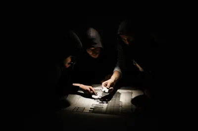 Illustration conspirator