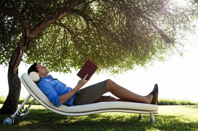 Illustration reclined