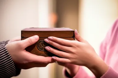 Illustration trusting - Image 1