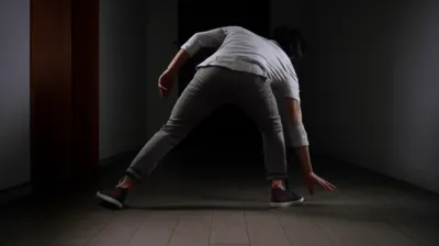 Illustration tiptoe - Image 1