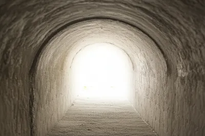 Illustration passageway - Image 1