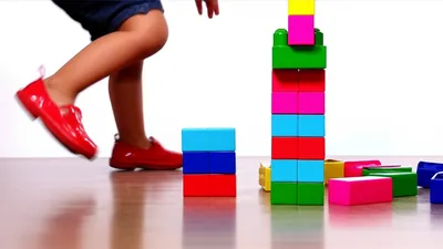 Illustration kicking - Image 1