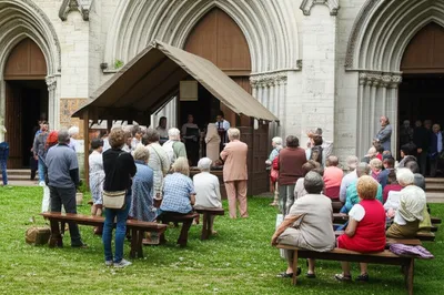 Illustration tent - Image 1