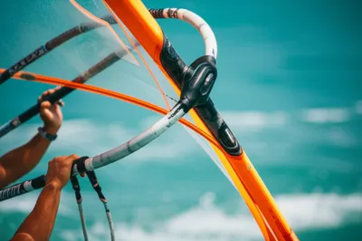 Illustration booms - Image 1