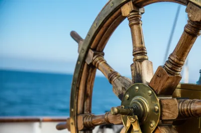 Illustration helm - Image 1