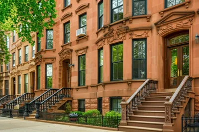 Hình ảnh minh họa brownstone - Ảnh 1