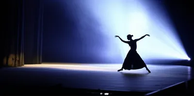 Illustration onstage - Image 1