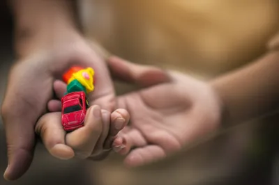 Illustration custody - Image 1