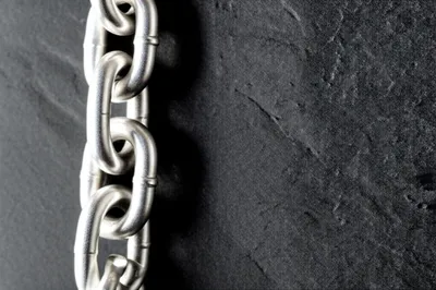 Illustration chains - Image 1