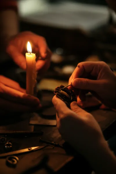 Illustration candleholders - Image 1