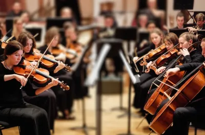 Illustration clashing - Image 1