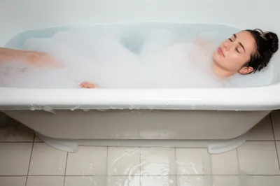 Illustration swam - Image 1