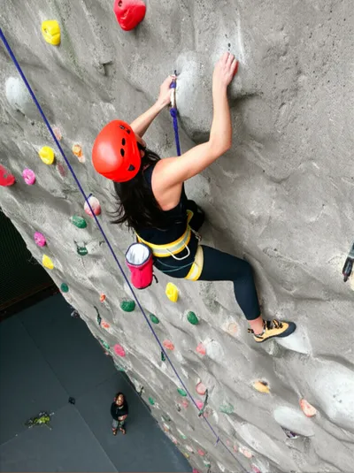 Illustration climbing - Image 2