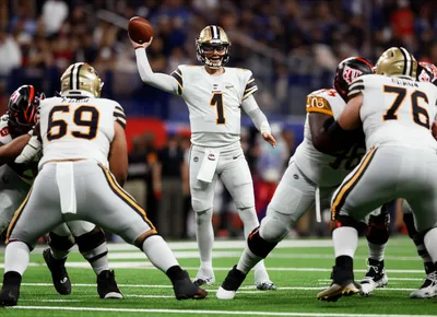 Illustration quarterbacked