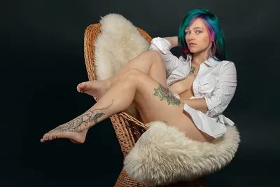 Illustration unbuttoned - Image 2