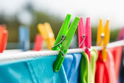 Illustration pegged - Image 1