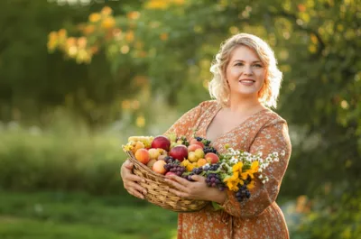 Illustration buxom - Image 1