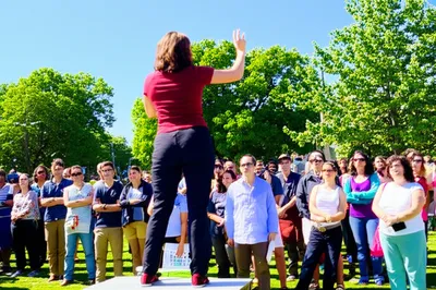 Illustration expounds - Image 1