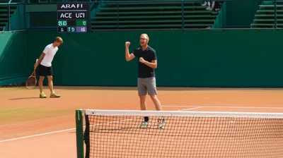 Illustration holds - Image 1