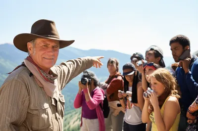 Illustration wrangler - Image 1