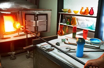 Illustration glassmaking