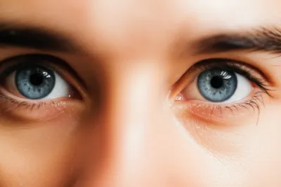 Illustration stares - Image 1