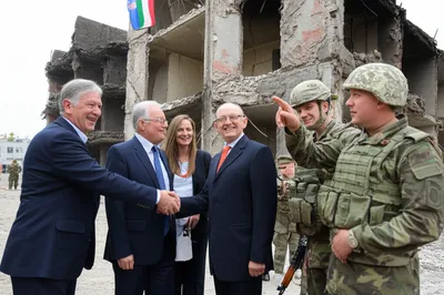 Illustration collaborating - Image 1