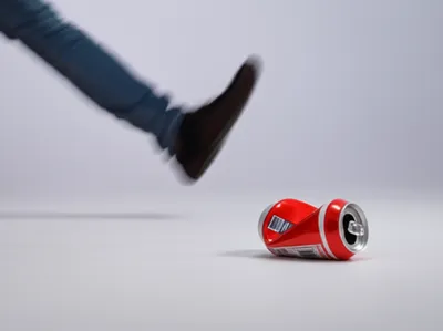 Illustration kicked - Image 1