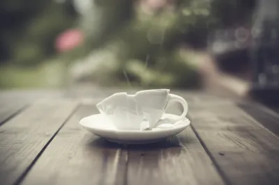 Illustration shaking - Image 1