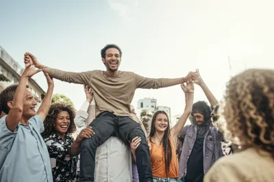 Illustration exalting - Image 1