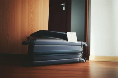 Illustration away - Image 1