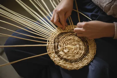 Illustration makes - Image 1