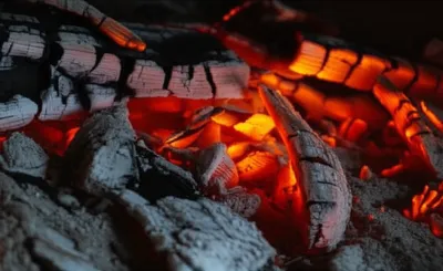 Hình ảnh minh họa cinders - Ảnh 1