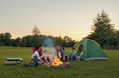 Illustration camps - Image 1