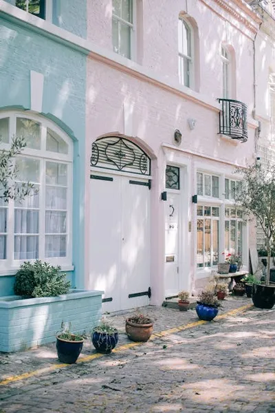 Illustration mews - Image 2