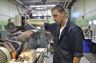 Illustration machinist - Image 2