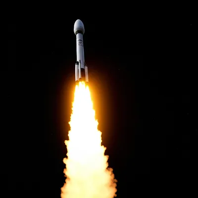 Illustration skyrocketing - Image 2