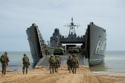 Illustration brows - Image 1