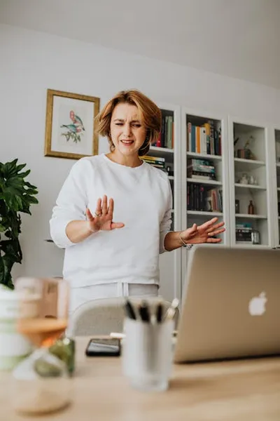 Illustration appalled - Image 2