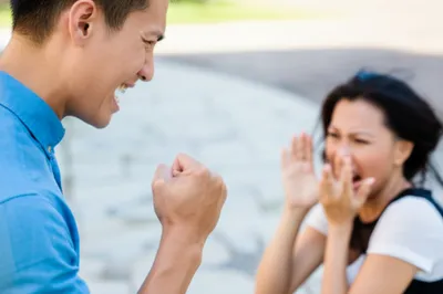 Illustration assault - Image 1