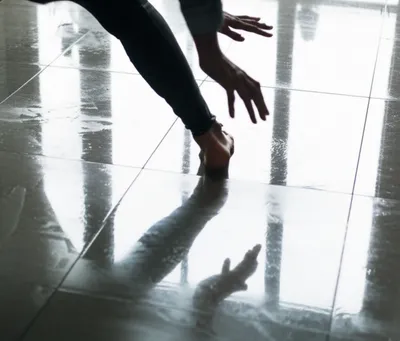 Illustration slipping - Image 1