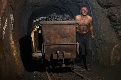 Illustration drawers - Image 1