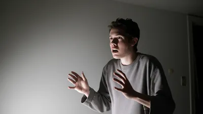 Illustration astounded - Image 1