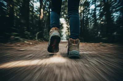 Illustration afoot - Image 1