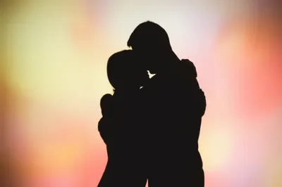 Illustration hugging - Image 1