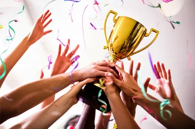 Illustration prizes - Image 1