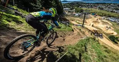 Illustration downhill - Image 3