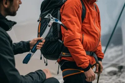 Illustration outfitted